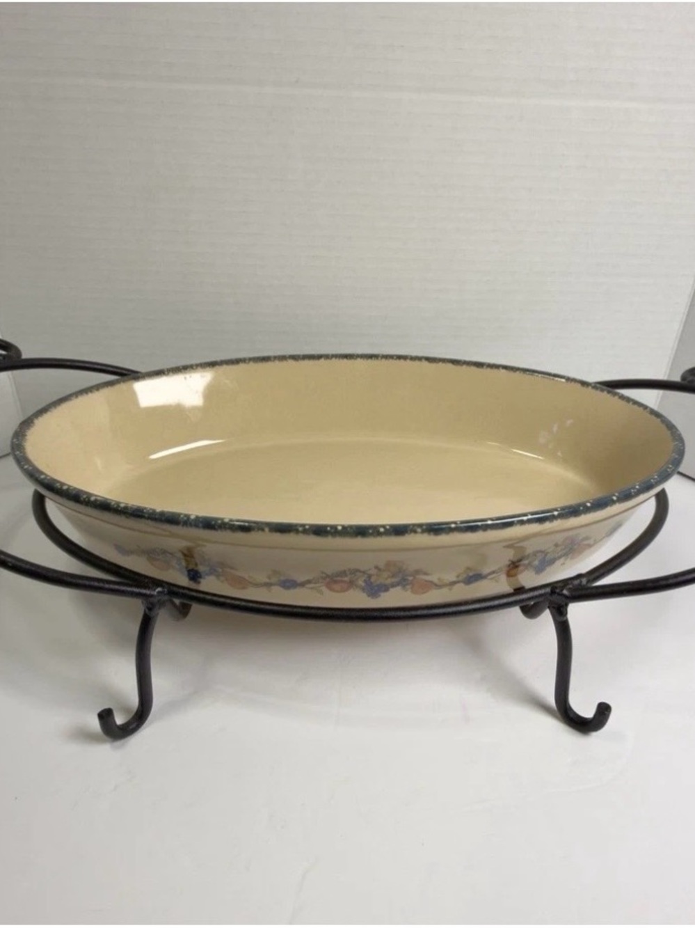 VTG Home & Garden Party Stoneware Oval Baker Casserole Dish & Wrought Iron Stand